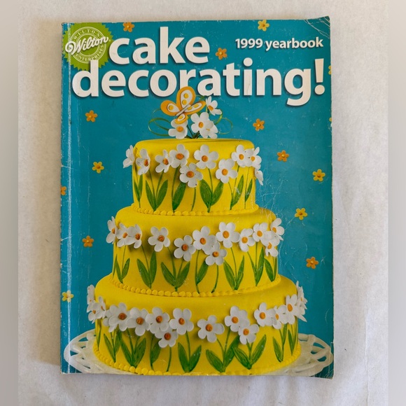 WILTON YEARBOOK Cake Decorating Collection - Picture 2 of 14